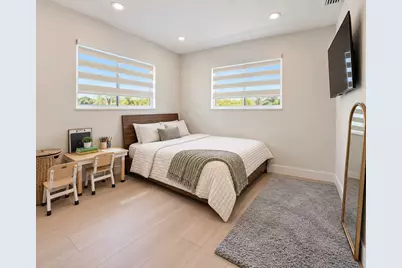 202 SW 52nd Avenue, Plantation, FL 33317 - Photo 6