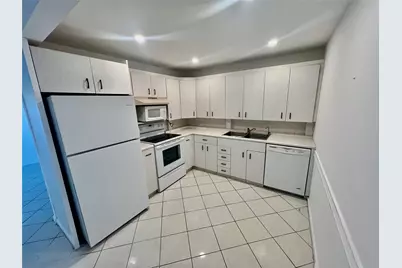 3002 Newcastle A, Boca Raton, FL 33434 - Photo 4