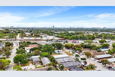 330 Avondale Drive, Pompano Beach, FL 33060 - Photo 4