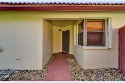 11330 SW 8th Place, Pembroke Pines, FL 33025 - Photo 4