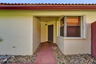 11330 SW 8th Pl, Pembroke Pines, FL 33025 - Photo 4