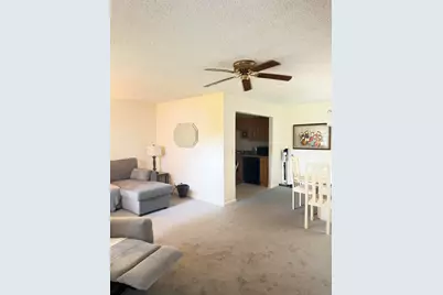 17 Burgundy A, Delray Beach, FL 33484 - Photo 10