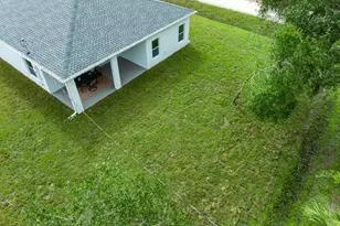8115 104th Ave, Vero Beach, FL 32967 - Photo 4