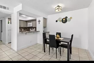 1548 SE Royal Green Cir, Port Saint Lucie, FL 34952 - Photo 4
