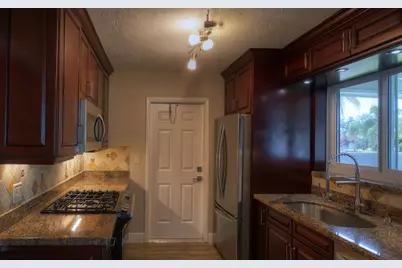1128 W River Drive, Margate, FL 33063 - Photo 8