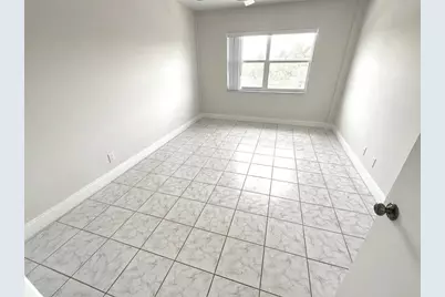 2555 NE 11th Street #303, Fort Lauderdale, FL 33304 - Photo 8