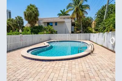 2555 NE 11th Street #303, Fort Lauderdale, FL 33304 - Photo 2