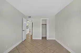 4051 NE 13th Ave NE, Oakland Park, FL 33334 - Photo 14