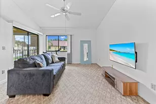 4717 Lucerne Lakes Blvd E, Lake Worth, FL 33467 - Photo 2