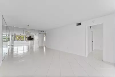 10634 W Clairmont Circle, Tamarac, FL 33321 - Photo 16