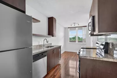 250 Jacaranda Drive #411, Plantation, FL 33324 - Photo 2