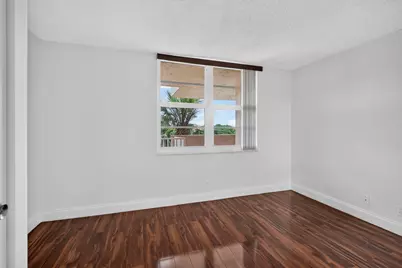 250 Jacaranda Drive #411, Plantation, FL 33324 - Photo 14