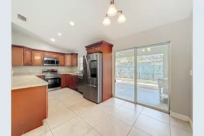 608 Masters Avenue, Wildwood, FL 34785 - Photo 4