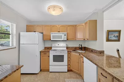 1541 S Ocean Boulevard #122, Lauderdale by the Sea, FL 33062 - Photo 2
