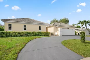 1211 Singer Dr, Singer Island, FL 33404 - Photo 2