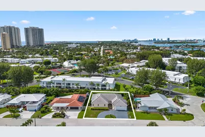1211 Singer Drive, Singer Island, FL 33404 - Photo 34