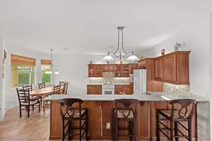 1211 Singer Dr, Singer Island, FL 33404 - Photo 10