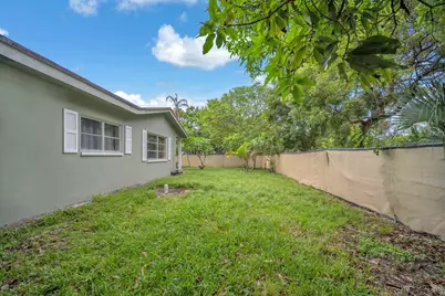 461 NW 17th Place, Fort Lauderdale, FL 33311 - Photo 8