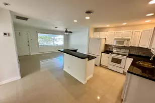 308 SE 12th St, Deerfield Beach, FL 33441 - Photo 2