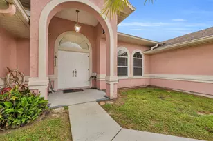 202 SE Grove Ave, Port Saint Lucie, FL 34983 - Photo 4