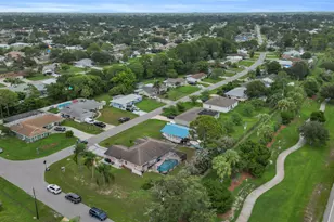 202 SE Grove Ave, Port Saint Lucie, FL 34983 - Photo 44