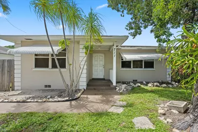 711 E Coast Avenue, Lantana, FL 33462 - Photo 2