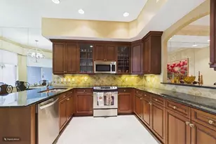 101 Palm Bay Cir, Palm Beach Gardens, FL 33418 - Photo 4