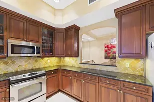 101 Palm Bay Cir, Palm Beach Gardens, FL 33418 - Photo 6