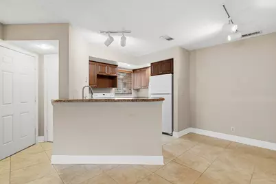 3350 Pinewalk Drive N #1411, Margate, FL 33063 - Photo 6