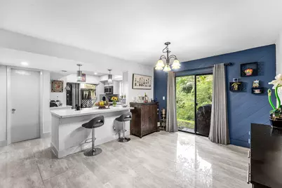 209 Wimbledon Lakes Drive, Plantation, FL 33324 - Photo 2