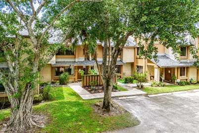 209 Wimbledon Lakes Drive, Plantation, FL 33324 - Photo 1
