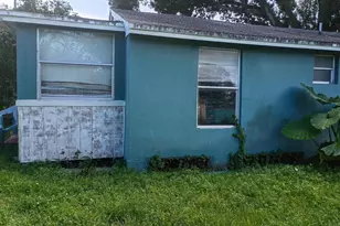 703 Dundas Ct, Fort Pierce, FL 34950 - Photo 6