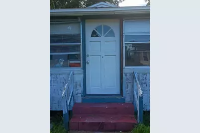 703 Dundas Court, Fort Pierce, FL 34950 - Photo 2