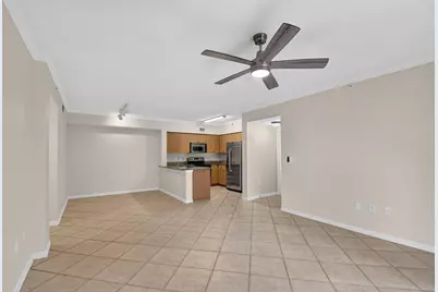 6370 Emerald Dunes Drive #203, West Palm Beach, FL 33411 - Photo 4
