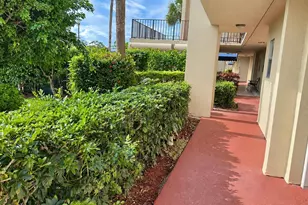 3661 Via Poinciana, Lake Worth, FL 33467 - Photo 18