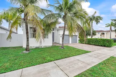 8911 NW 178th Lane, Hialeah, FL 33018 - Photo 2