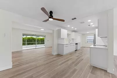 7198 Pine Forest Circle E, Lake Worth, FL 33467 - Photo 8