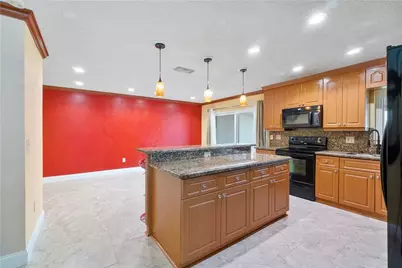 710 Briarwood Terrace, Davie, FL 33325 - Photo 10