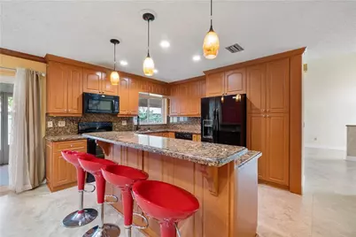 710 Briarwood Terrace, Davie, FL 33325 - Photo 12