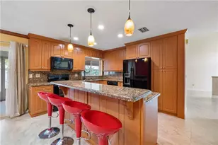 710 Briarwood Terrace, Davie, FL 33325 - Photo 12