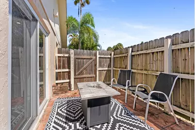 191 SE 1st Circle, Boynton Beach, FL 33435 - Photo 6