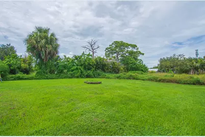 718 NE Perch Lane, Port Saint Lucie, FL 34983 - Photo 2