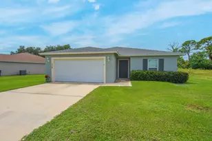 718 NE Perch Ln, Port Saint Lucie, FL 34983 - Photo 1
