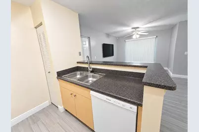 4241 San Marino Boulevard #206, West Palm Beach, FL 33409 - Photo 4