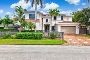 260 NE Wavecrest Ct, Boca Raton, FL 33432 - Photo 2