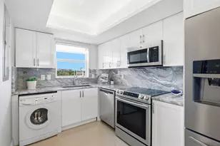 1040 Banyan Rd, Boca Raton, FL 33432 - Photo 6