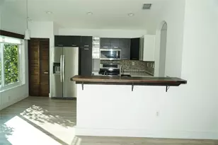 17030 NW 19th Ct, Pembroke Pines, FL 33028 - Photo 8