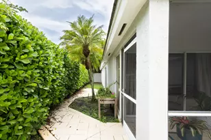 73 Admirals Ct, Palm Beach Gardens, FL 33418 - Photo 22