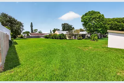 905 NW 21st Way, Delray Beach, FL 33445 - Photo 56