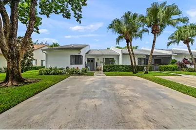 141 Par Drive, Royal Palm Beach, FL 33411 - Photo 1